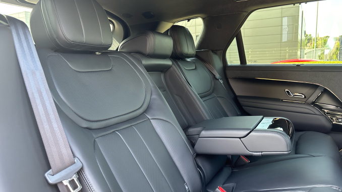 Land Rover Range Rover Sport 3.0 D300 Autobiography 5dr Auto Diesel Estate - Image 29